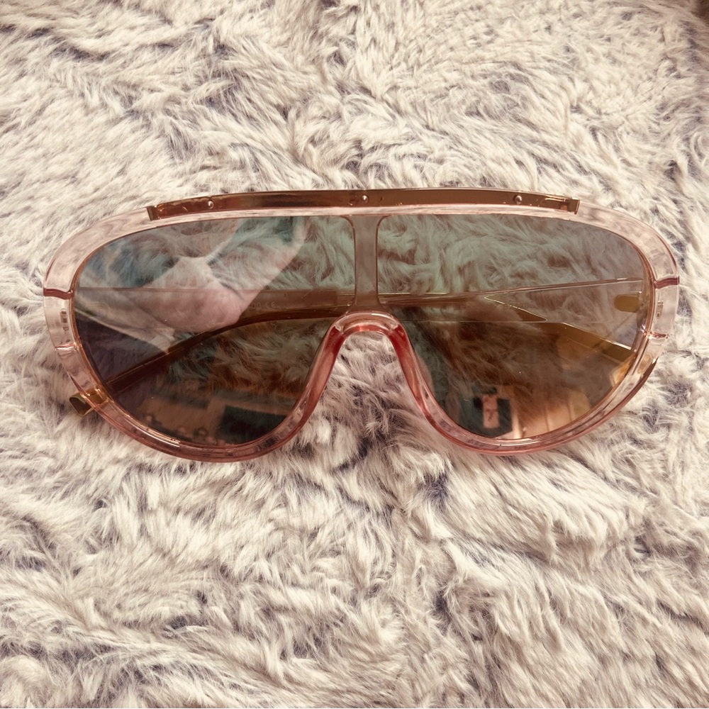 Freezde Trendy Pink Oversized Sunglasses NEW perfect condition for Summer!